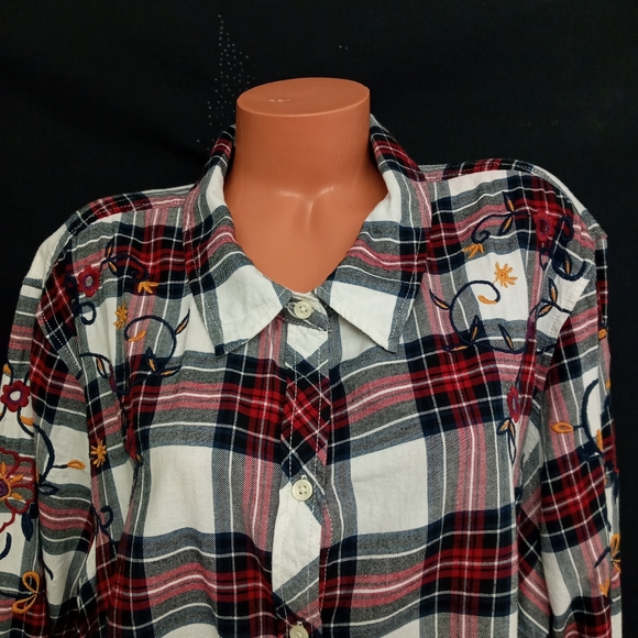3X (24W-26W) Terra & sky FLORAL EMBROIDERED plaid button down top - Picture 6 of 10
